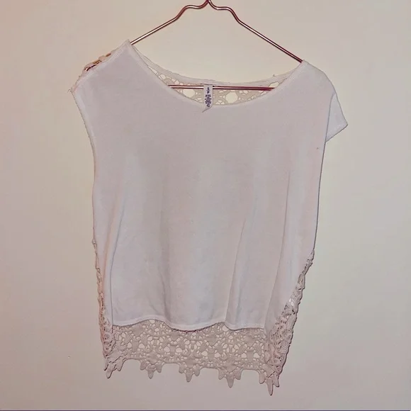Bethany Mota tee with crochet back, Small - Picture 1 of 3